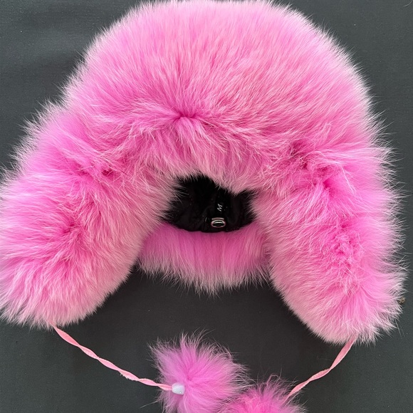 Hat - Picture 1 of 8